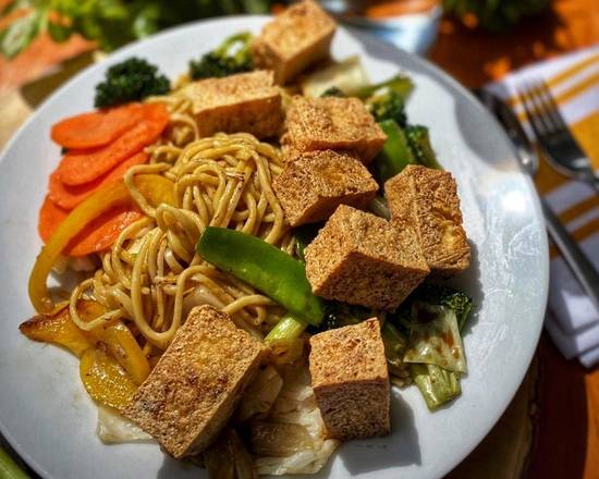 Tofu Fried Noodles 豆腐炒麵
